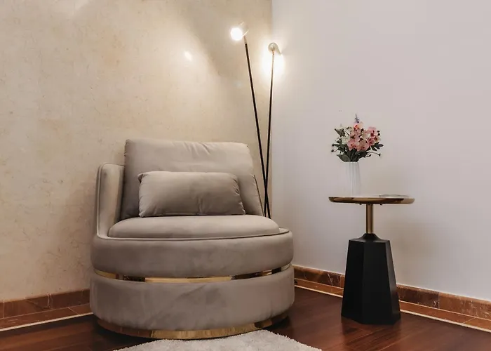 16 Executive Nicosie