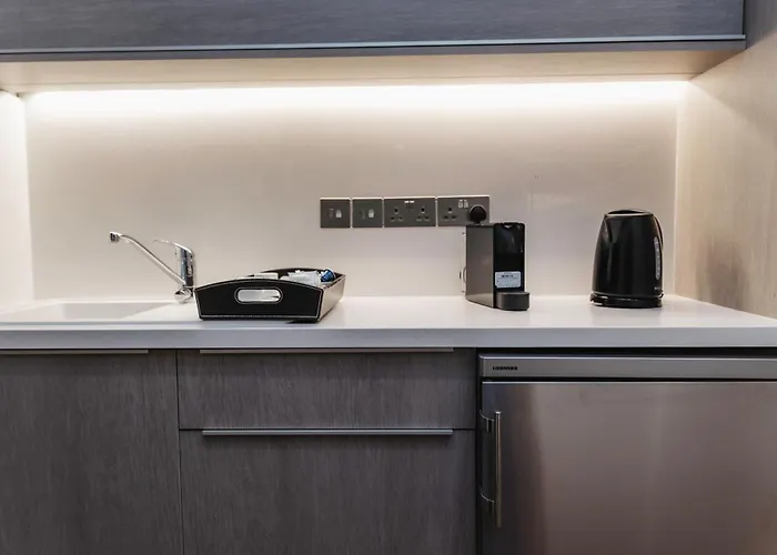 16 Executive Λευκωσία